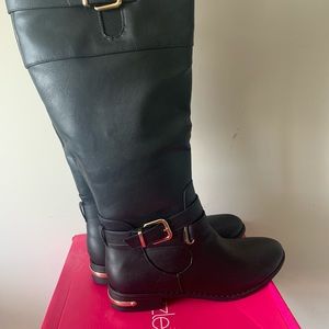 Shoe Dazzle Flat Boots, Tulip, Black